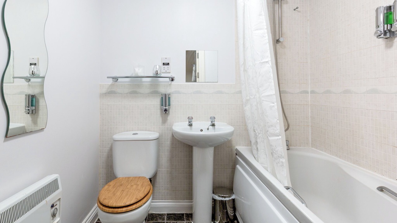Photo of Bathroom in Southampton City Centre