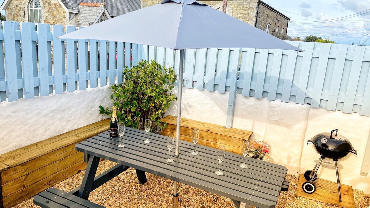 Photo of Outdoor in Rose