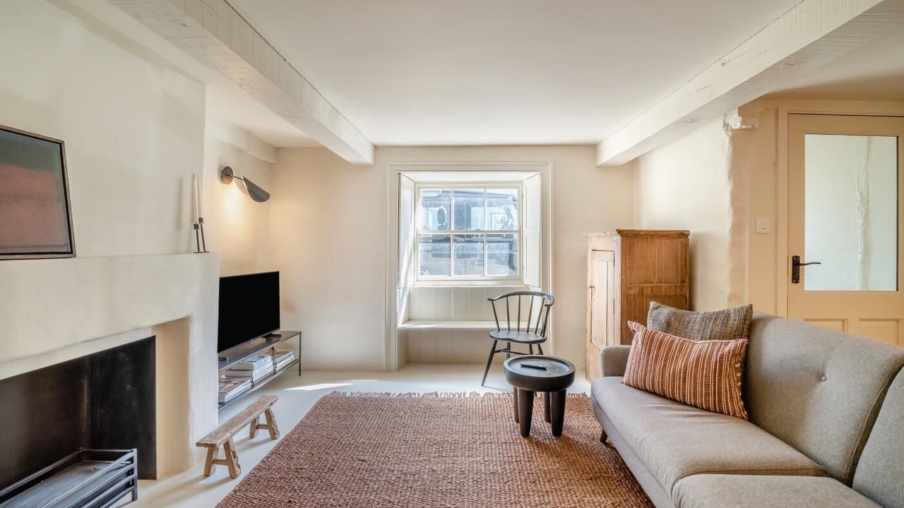 Photo of Livingroom in Winfrith Newburgh