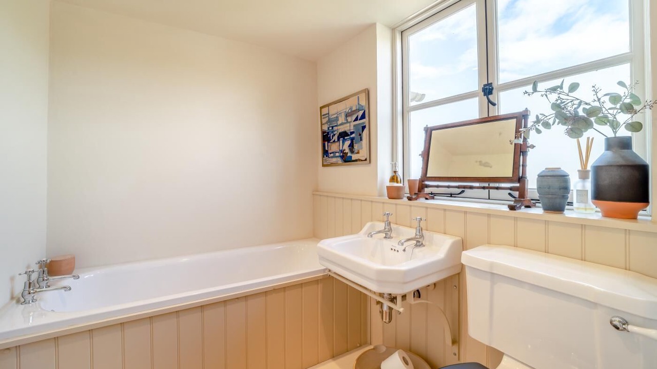 Photo of Bathroom in Winfrith Newburgh