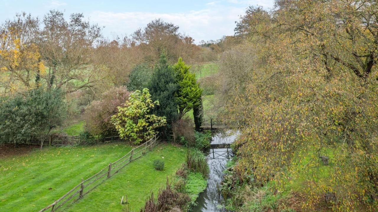 Photo of Others in Foxley
