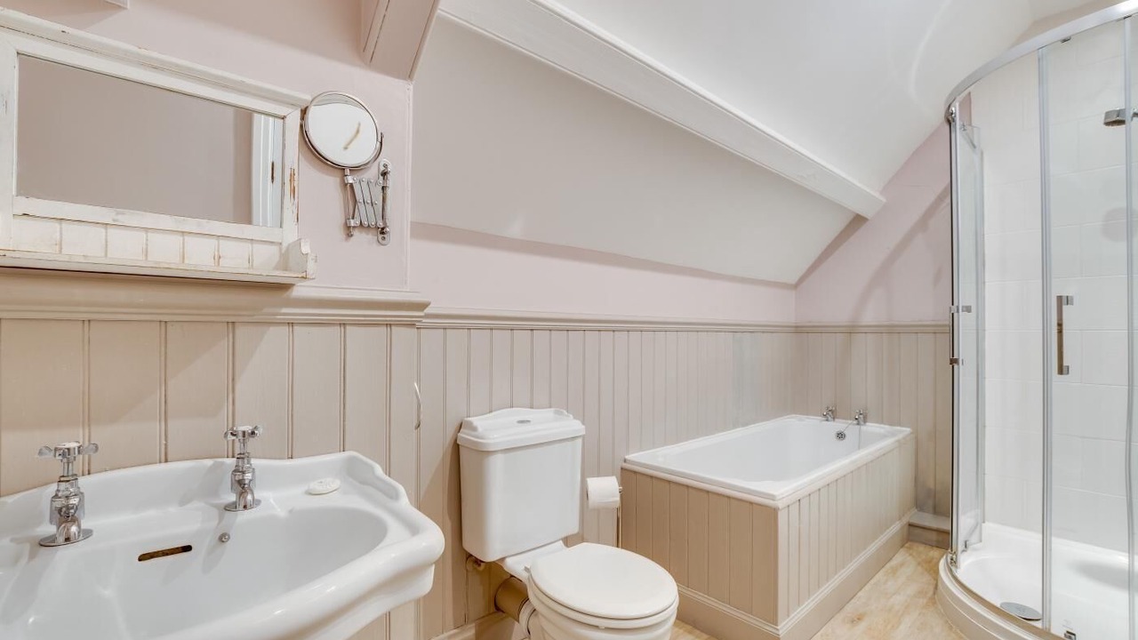 Photo of Bathroom in Bamburgh