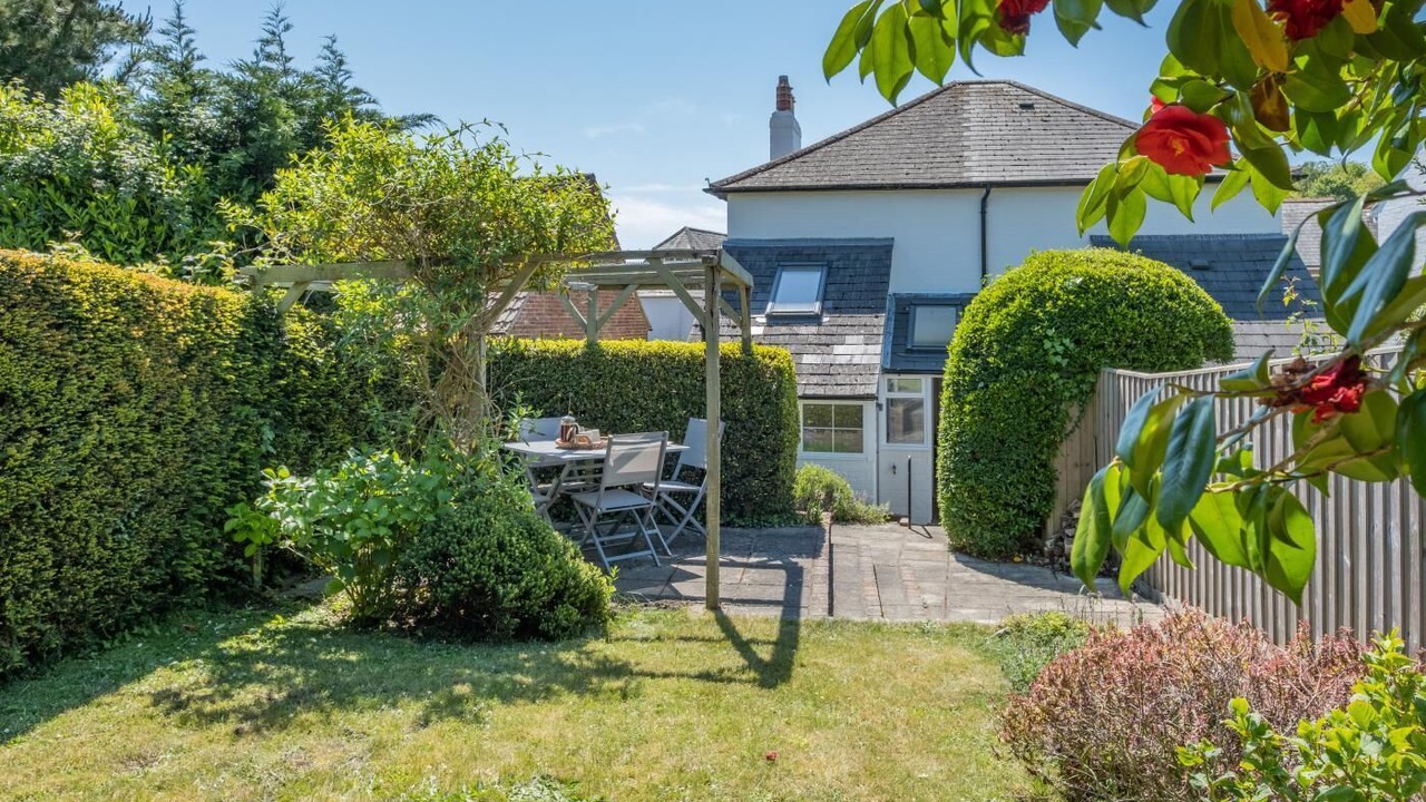 Photo of Outdoor in Niton