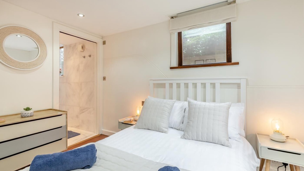 Photo of Bedroom in Winfrith Newburgh