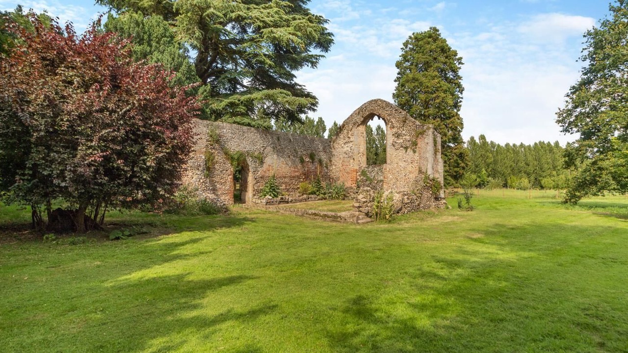 Photo of Others in Oxborough