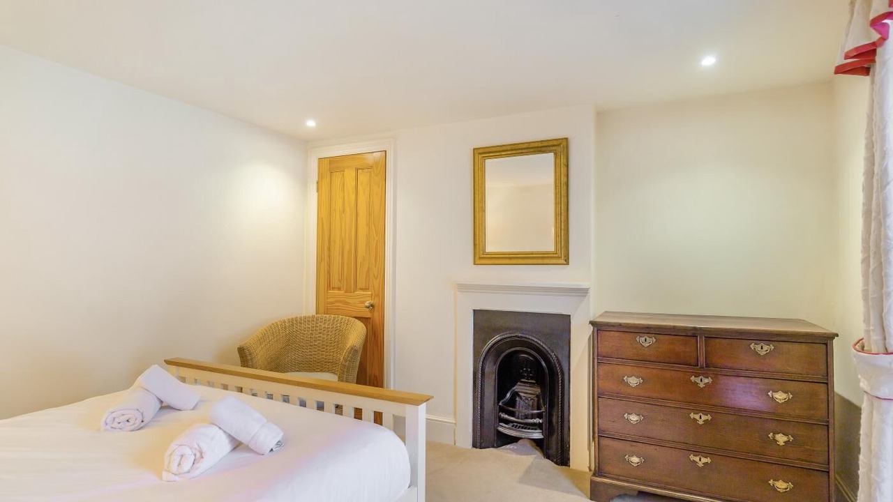 Photo of Bedroom in Holworth