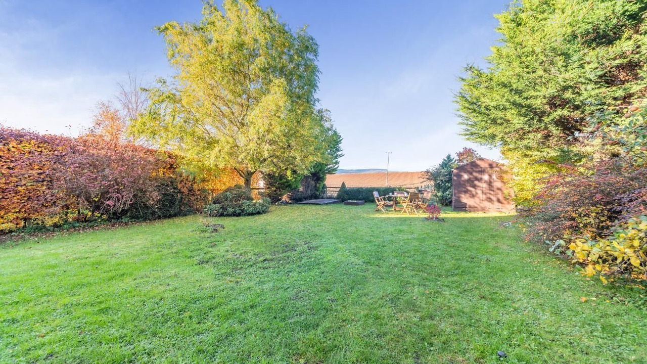 Photo of Outdoor in Duns