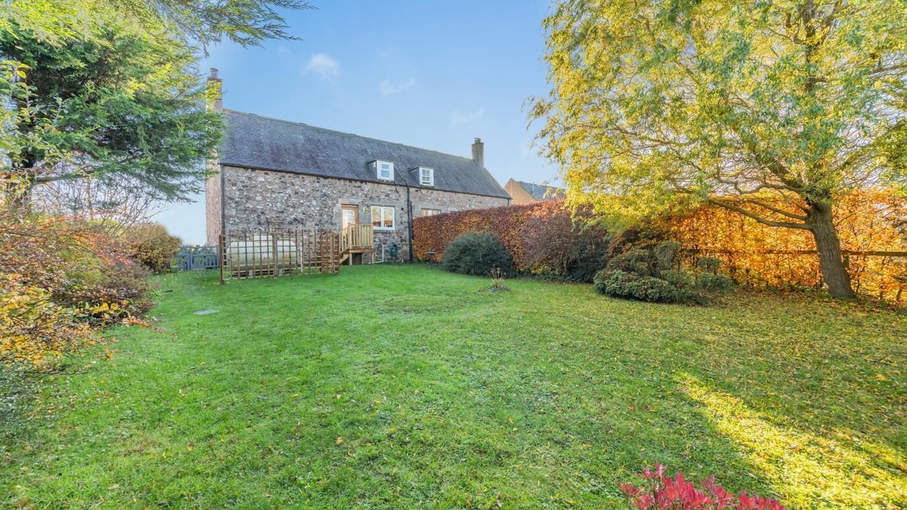 Photo of Outdoor in Duns