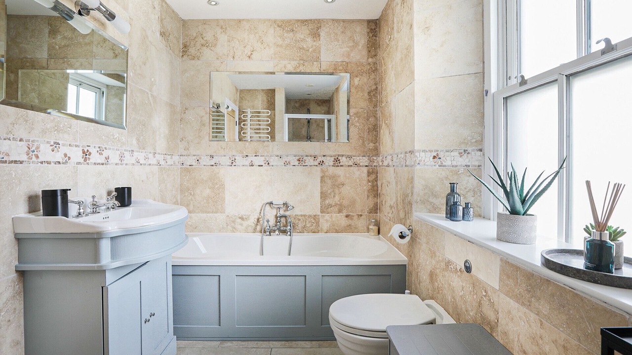 Photo of Bathroom in Gerrans