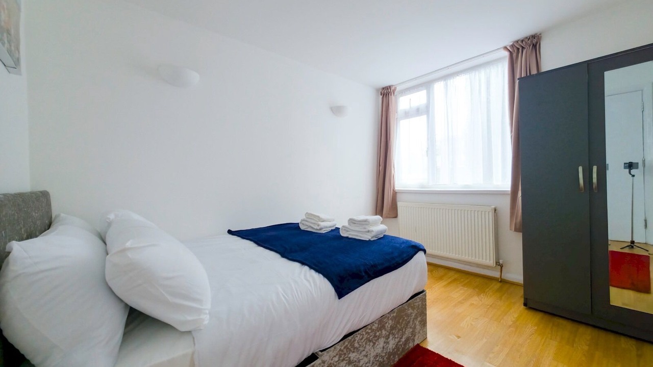 Photo of Bedroom in Shadwell