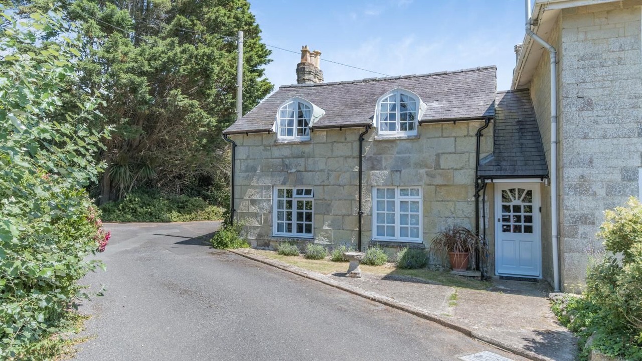 Photo of Outdoor in Niton