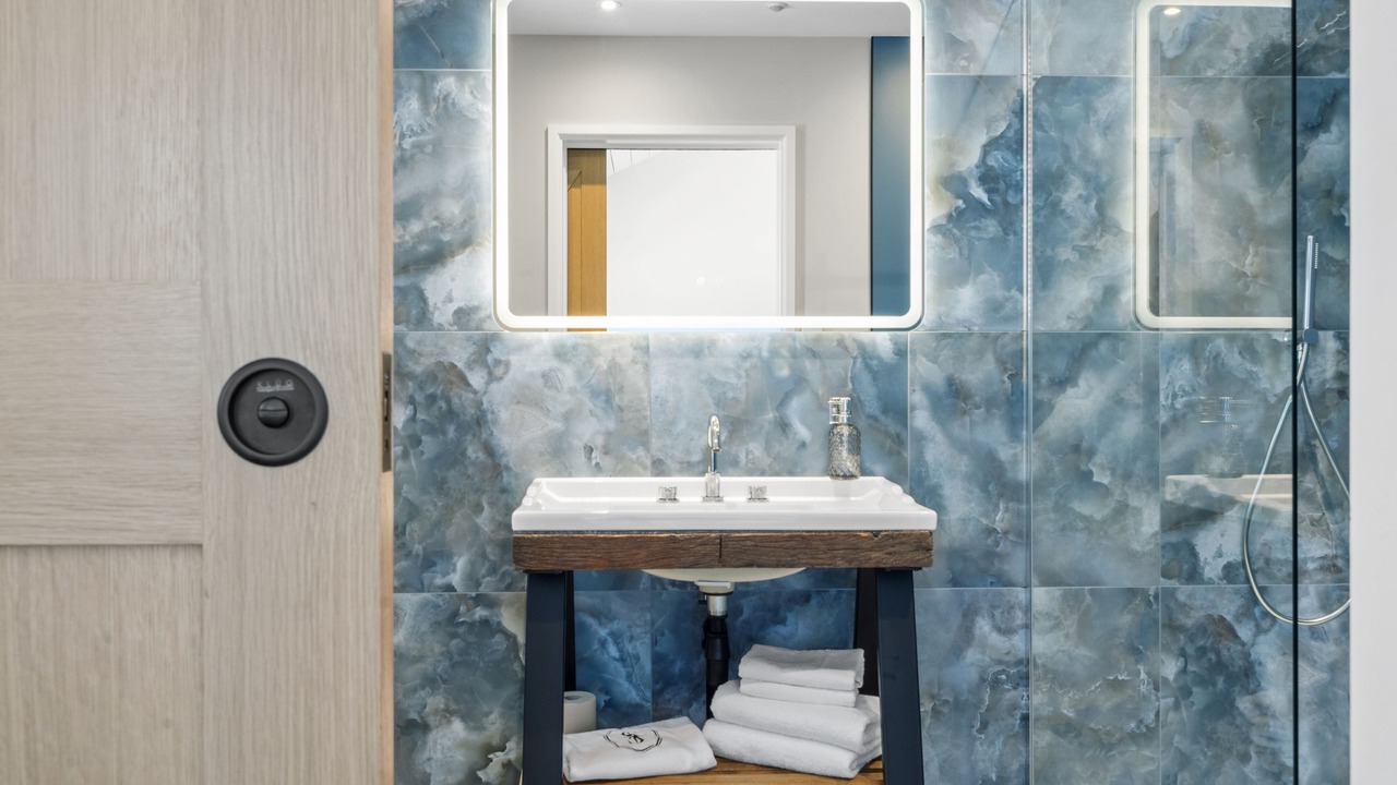 Photo of Bathroom in Holworth