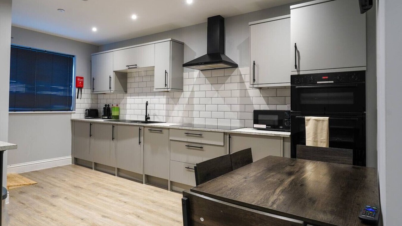 Photo of Kitchen in Skewen