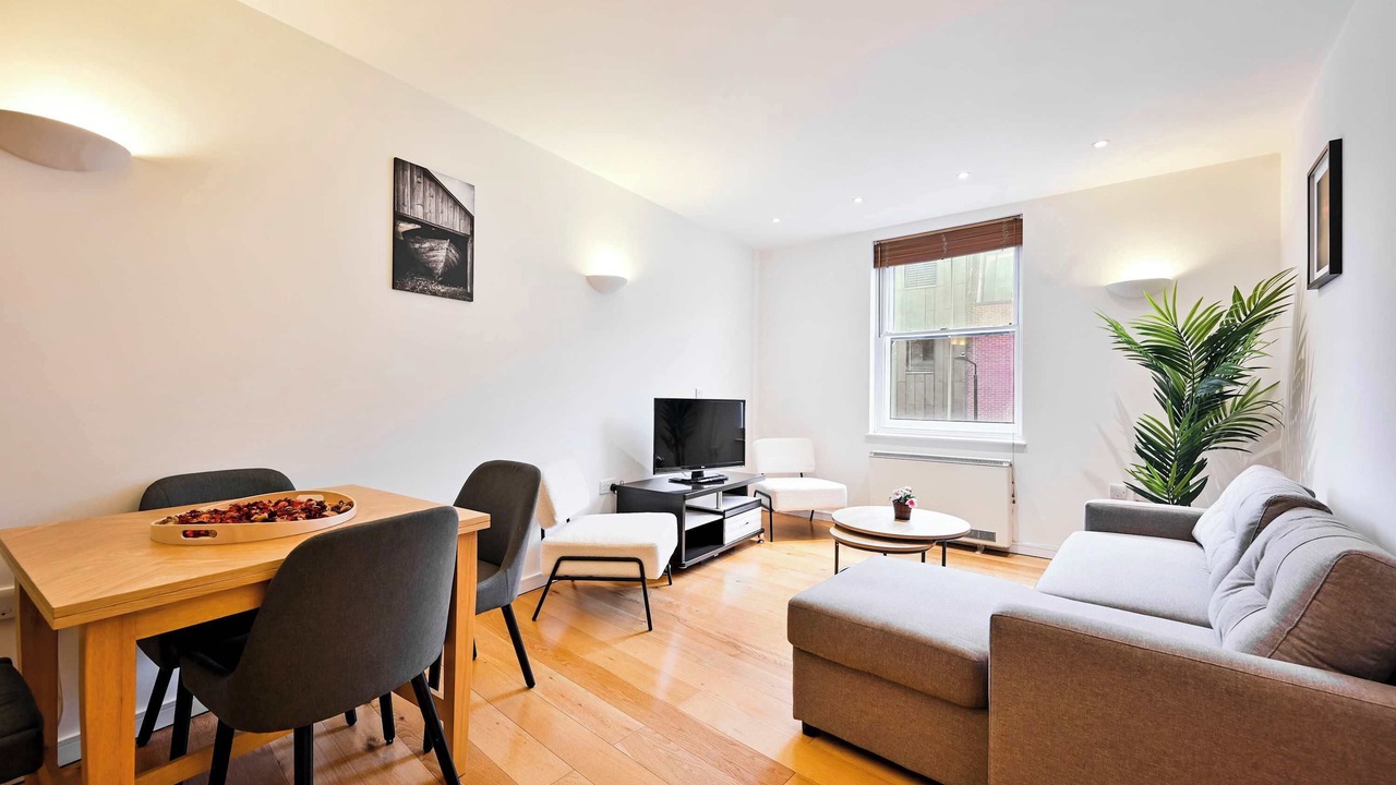 Photo of Livingroom in Tower Hill
