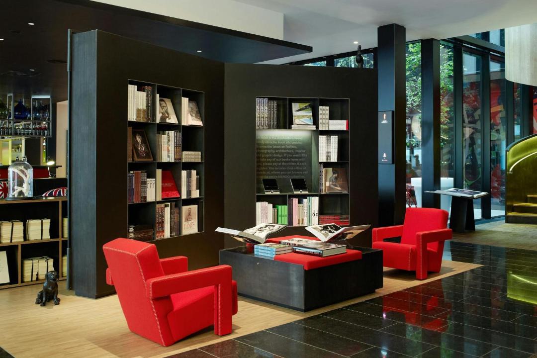 Photo of Livingroom in Cathedrals