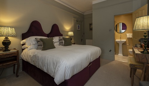 Deluxe King Room