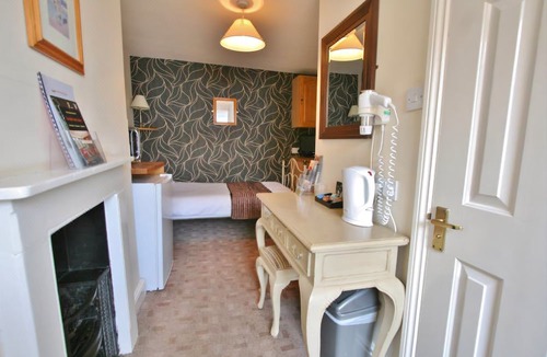 Cheltenham Hotel | Central Hotel Cheltenham by Roomsbooked