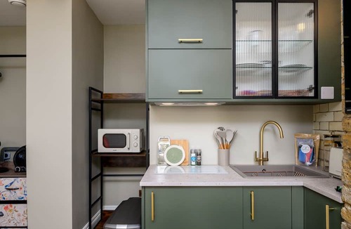 Ferndale Apartment | Brixton Lofts - Deluxe Studio (No.3)