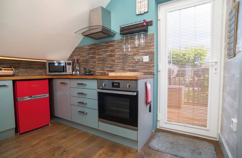 Malborough Cottage | GARDEN VIEW APARTMENT, pet friendly, with a garden in Malborough