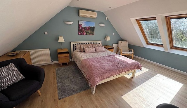 River Tamar Couples Retreat - Dog-Friendly