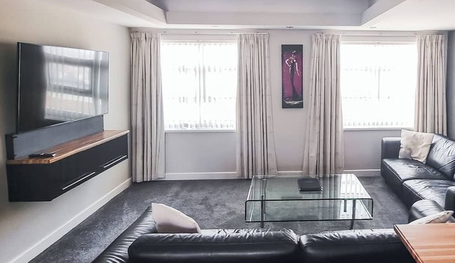 QM12 Princess Suite - UKC9611